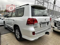 تۆیۆتا لاند کروزەر